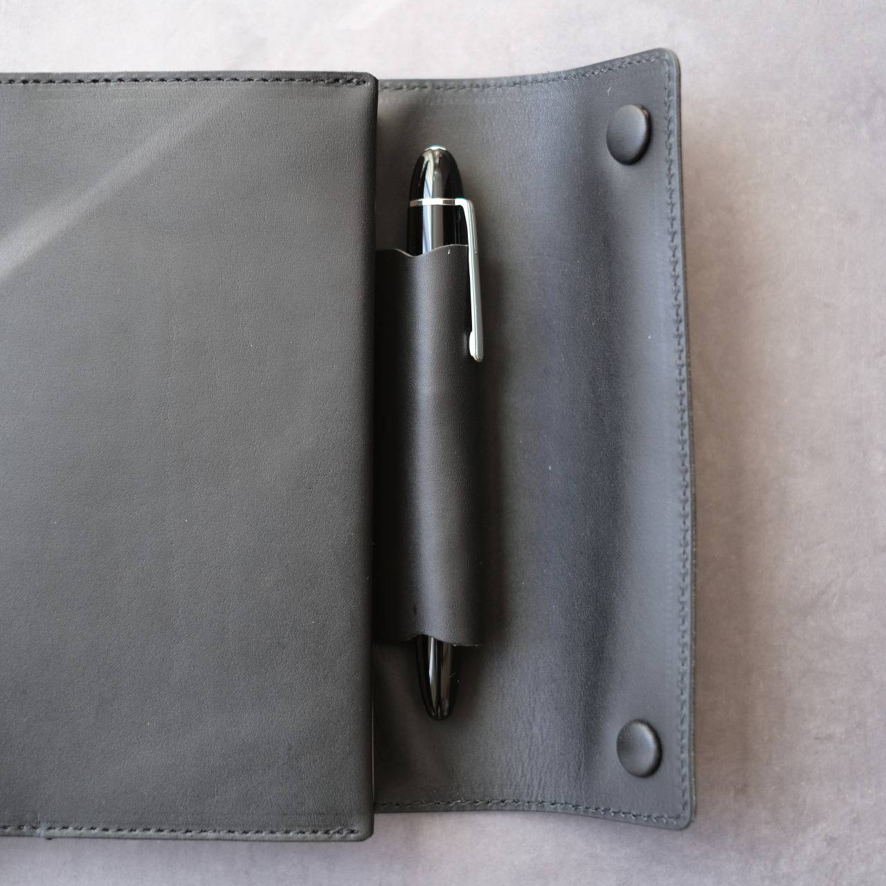 Notebook cover with pen holder, B6 size, Tochigi leather